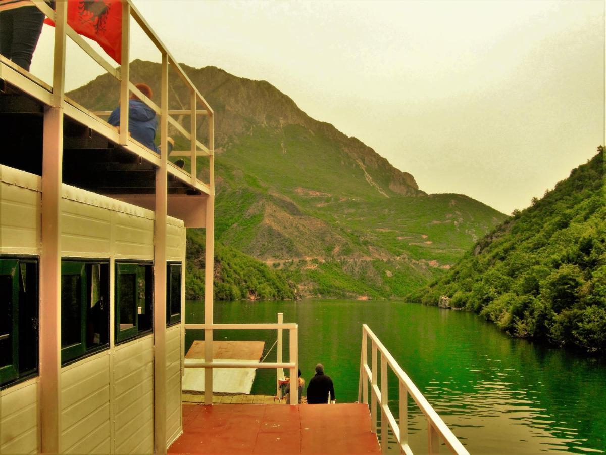 Rozafa Ferry & Accommodation Koman Zewnętrze zdjęcie