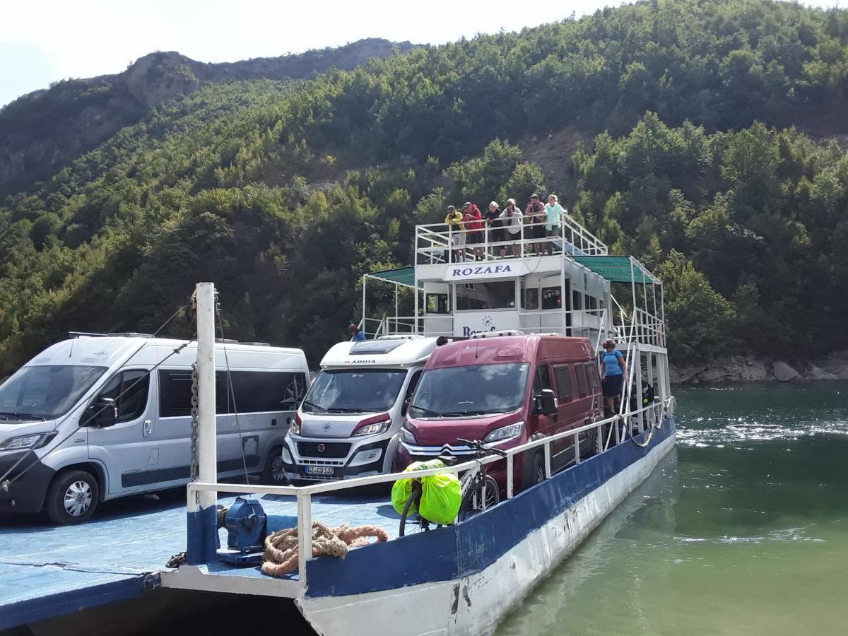 Rozafa Ferry & Accommodation Koman Zewnętrze zdjęcie